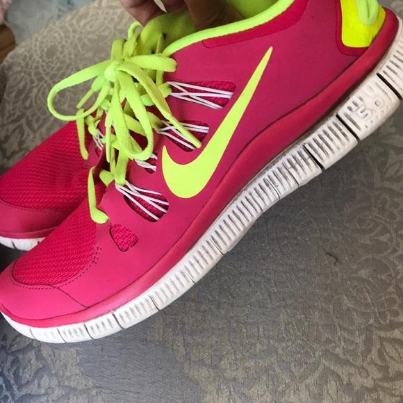 Nike free runs - Picture 2 of 2